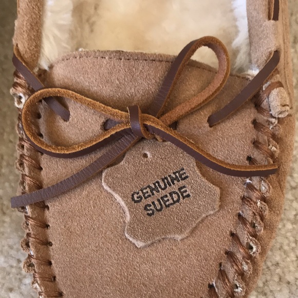 Brand New Minnetonka Genuine Suede Slip-On Moccasin Slipper Shoes - Picture 12 of 14
